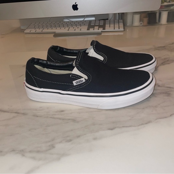 Black slip on Vans trainers - Picture 3 of 9